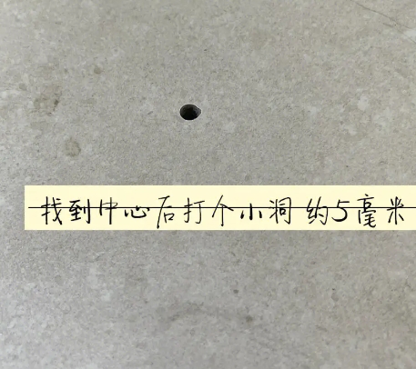 鸡泽瓷砖空鼓维修公司专业解答在瓷砖铺贴过程中，如果砂料搅拌不均匀，将会带来以下问题